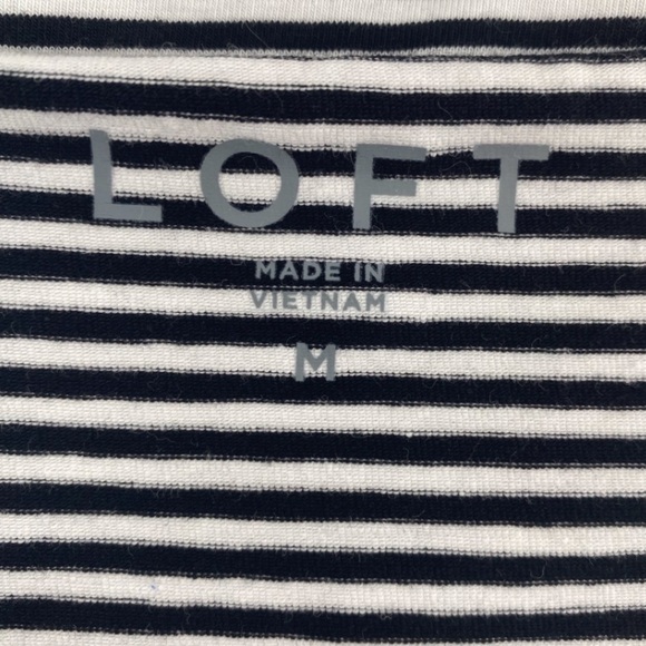 🌺 3/$25 🌺 Loft | Open Neck Black &’ White Striped 3/4 Length Sleeve Top | Sz M - Picture 5 of 6